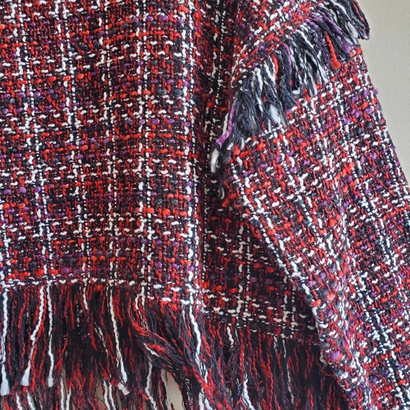 Tweed crop Top With fringe with turtle neck, low sleeve seams - Picture 7 of 7